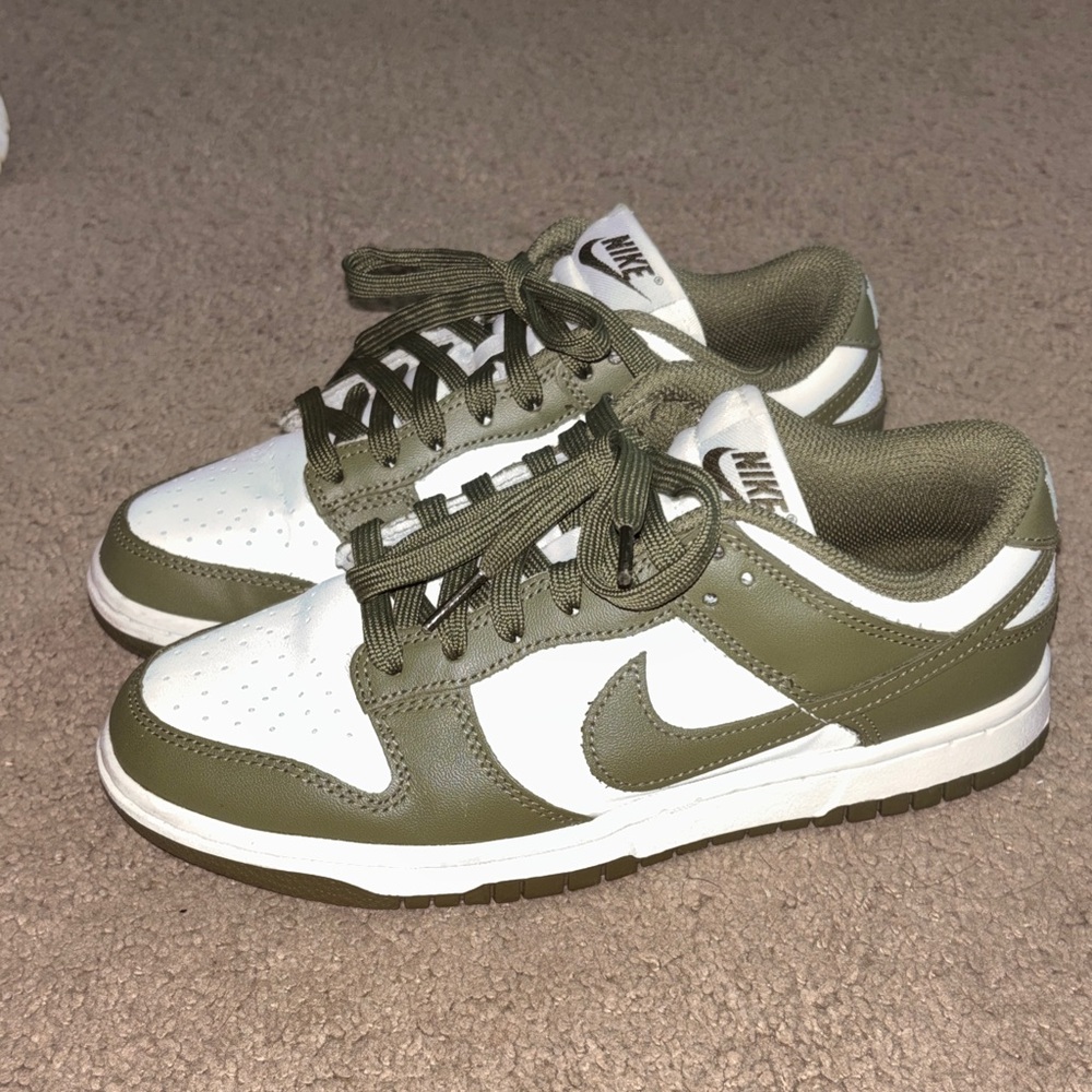 Green women’s dunks